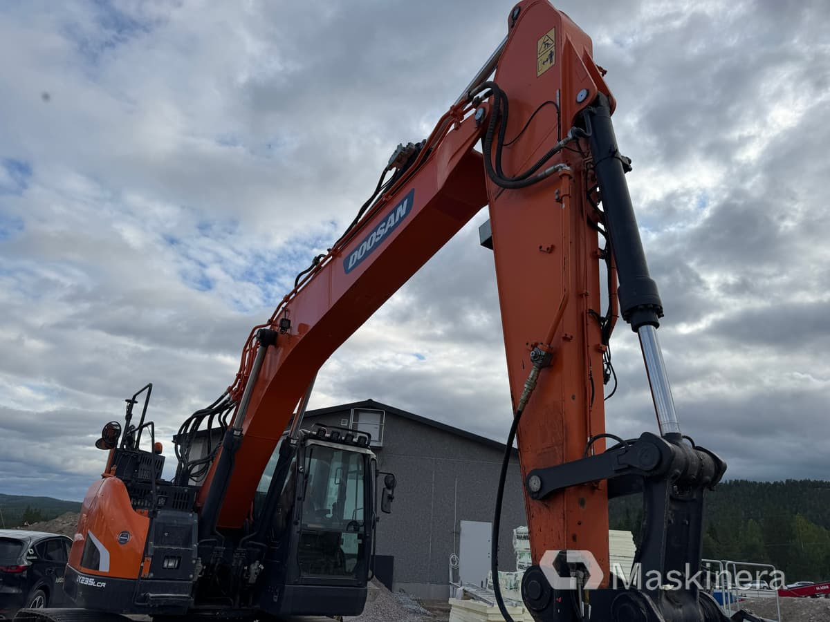 Escavadora de rastos Grävmaskin Doosan DX235LCR-5 med L5 grävsystem: foto 39