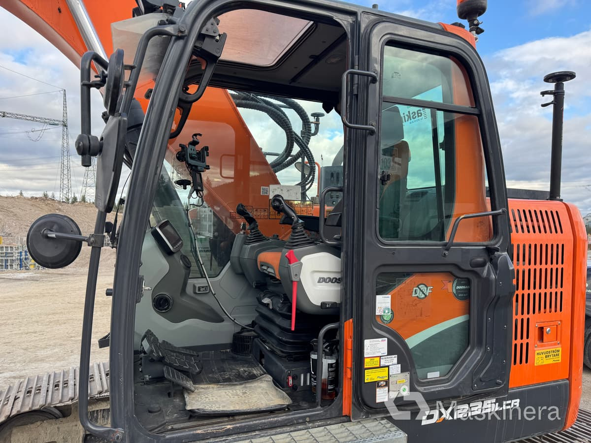 Escavadora de rastos Grävmaskin Doosan DX235LCR-5 med L5 grävsystem: foto 11