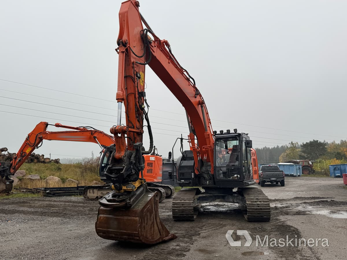 Grävmaskin Hitachi ZX225USLC-6 - Escavadora de rastos: foto 2 Grävmaskin Hitachi ZX225USLC-6 - Escavadora de rastos: foto 2
