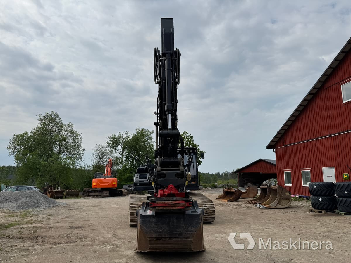 Grävmaskin Kobelco SK300LC med redskap - Escavadora de rastos: foto 2 Grävmaskin Kobelco SK300LC med redskap - Escavadora de rastos: foto 2