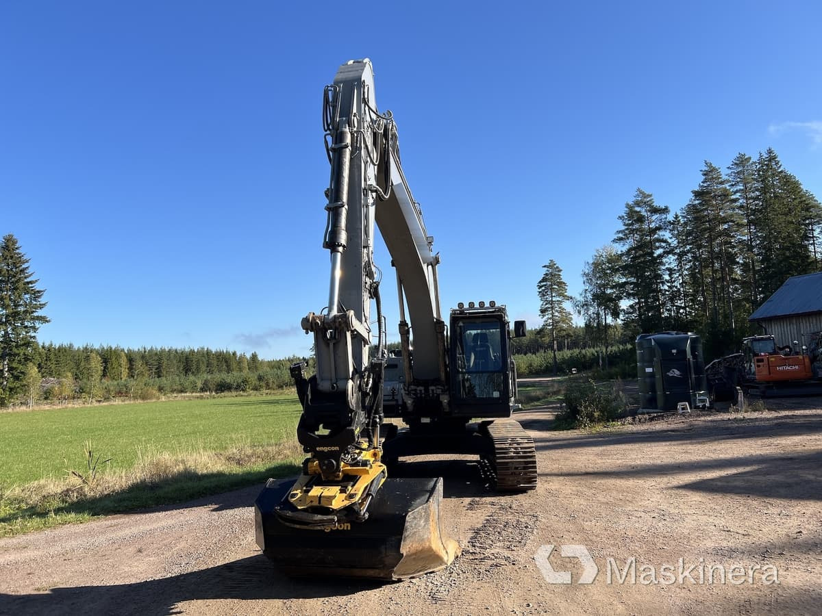 Grävmaskin Sany SY215C LC - Escavadora de rastos: foto 2 Grävmaskin Sany SY215C LC - Escavadora de rastos: foto 2