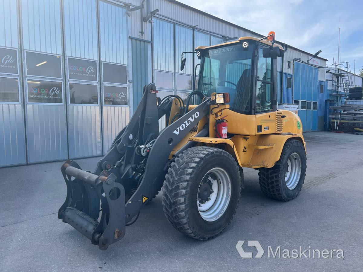 Hjullastare Volvo L35B - Pá carregadora de rodas: foto 1 Hjullastare Volvo L35B - Pá carregadora de rodas: foto 1