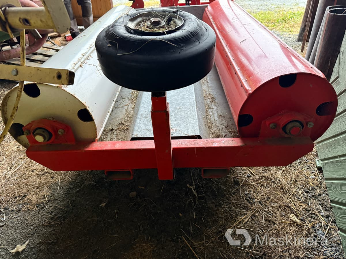 Inplastare Ysta Bale wrap 1600 med sidospakar - Empacotador de fardos: foto 5 Inplastare Ysta Bale wrap 1600 med sidospakar - Empacotador de fardos: foto 5