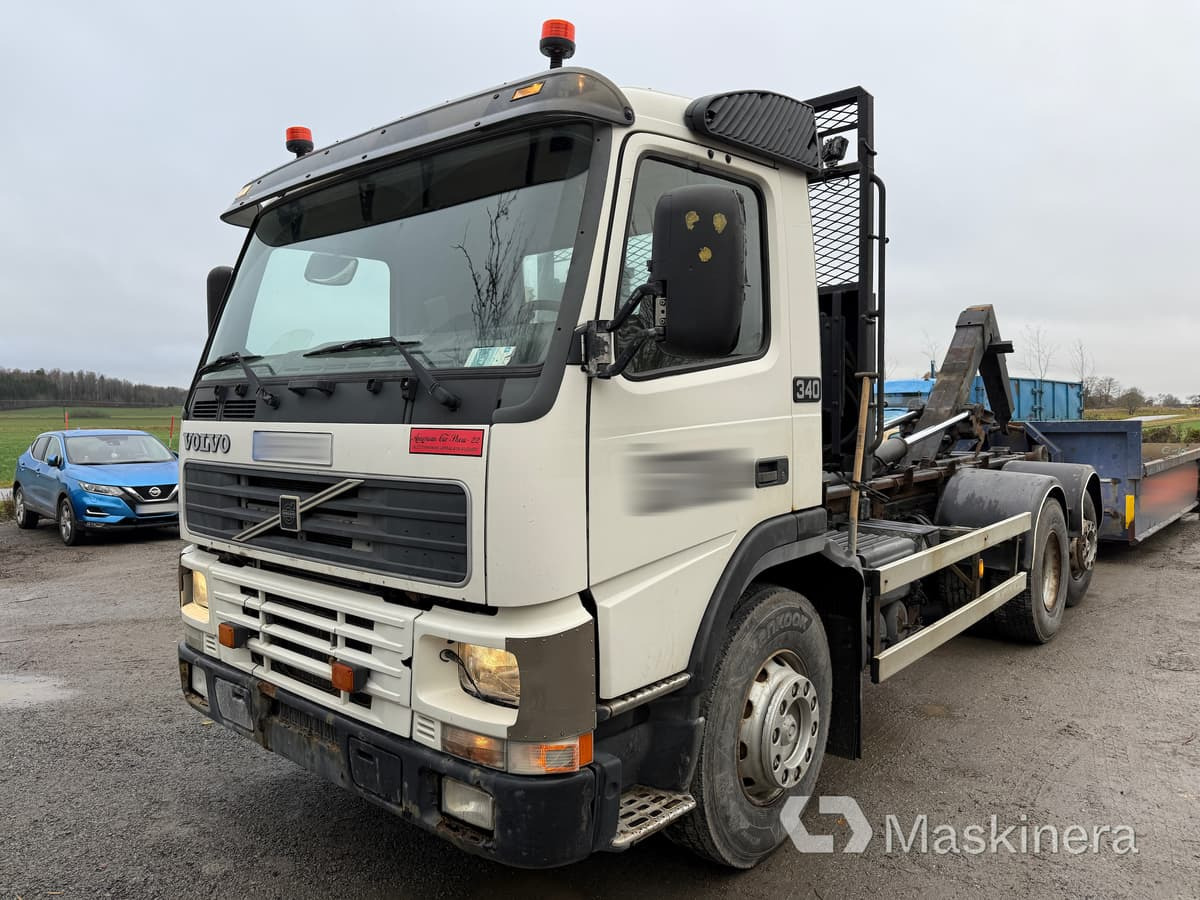 Lastväxlare Volvo FM12 6X2 - Camião polibenne: foto 1 Lastväxlare Volvo FM12 6X2 - Camião polibenne: foto 1