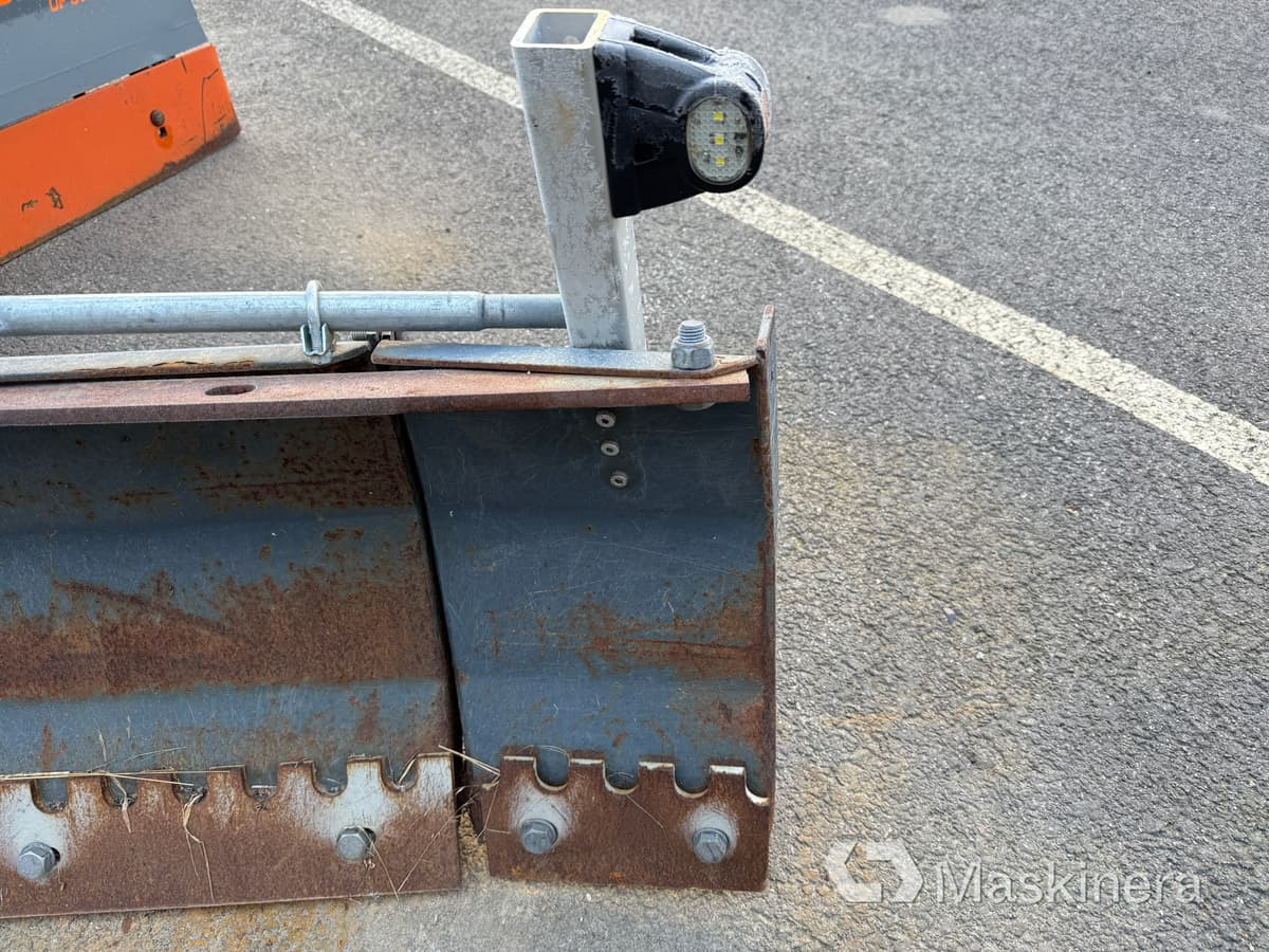 Sami A410365 Schaktblad / Snöplog 2500mm med Avantfäste - Máquina de outro: foto 4 Sami A410365 Schaktblad / Snöplog 2500mm med Avantfäste - Máquina de outro: foto 4