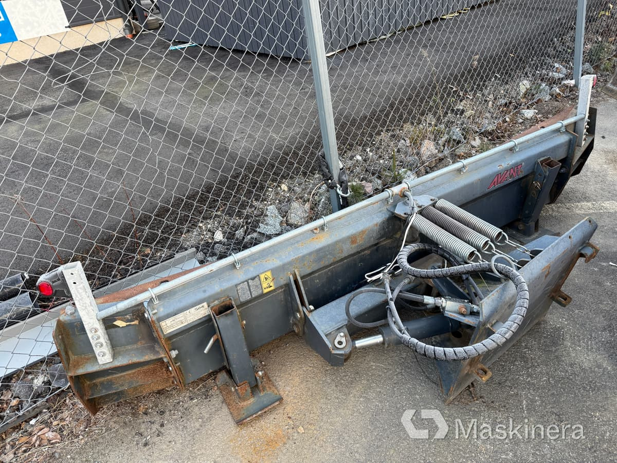 Sami A410365 Schaktblad / Snöplog 2500mm med Avantfäste - Máquina de outro: foto 1 Sami A410365 Schaktblad / Snöplog 2500mm med Avantfäste - Máquina de outro: foto 1