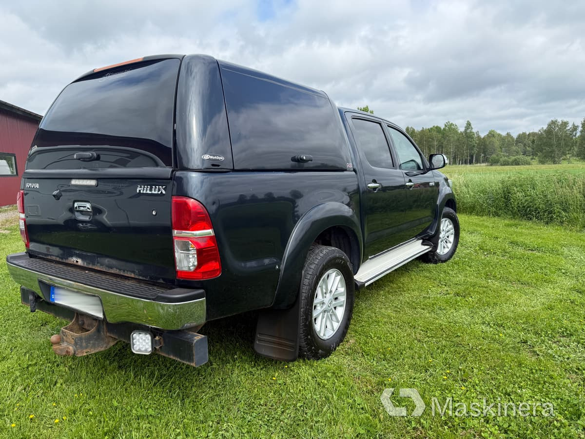Pickup Toyota Hilux Dubbelhytt 3.0 D 4x4 - Furgão: foto 4 Pickup Toyota Hilux Dubbelhytt 3.0 D 4x4 - Furgão: foto 4