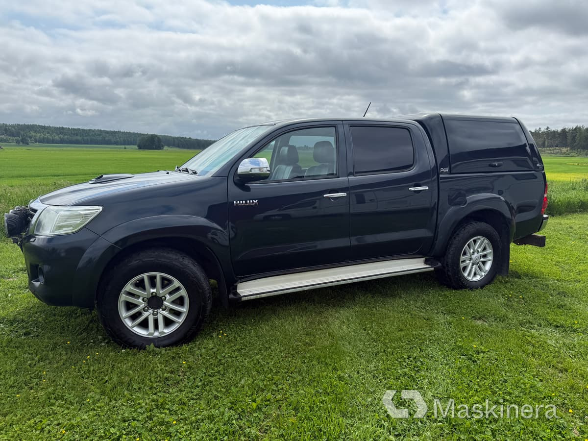 Pickup Toyota Hilux Dubbelhytt 3.0 D 4x4 - Furgão: foto 1 Pickup Toyota Hilux Dubbelhytt 3.0 D 4x4 - Furgão: foto 1