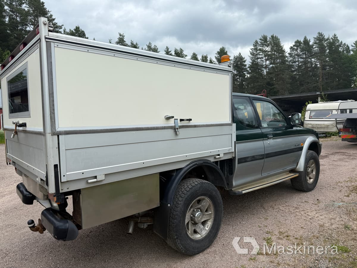 Pickup med skåp Mitsubishi L200 Club Cab 2.5 4x4 - Furgão compacto: foto 5 Pickup med skåp Mitsubishi L200 Club Cab 2.5 4x4 - Furgão compacto: foto 5