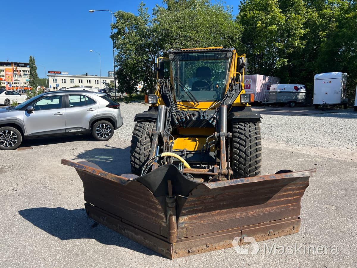 Redskapsbärare Wille 655 med vikplog - Pá carregadora de rodas: foto 2 Redskapsbärare Wille 655 med vikplog - Pá carregadora de rodas: foto 2