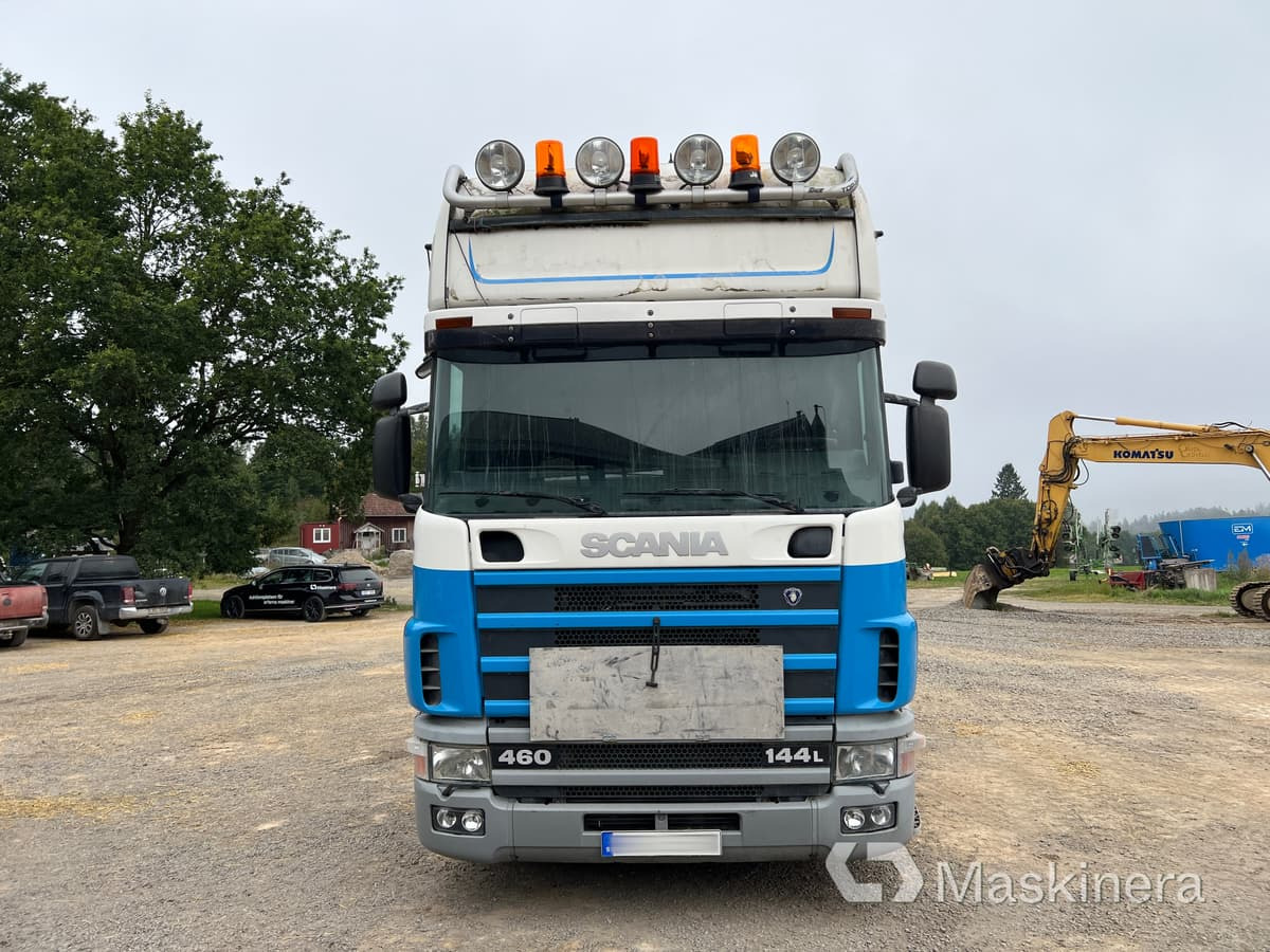 Scania R144LB6X2*4NB460 Dragbil Scania R144 med maskintrailer - Tractor, Semi-reboque transporte de veículos: foto 2 Scania R144LB6X2*4NB460 Dragbil Scania R144 med maskintrailer - Tractor, Semi-reboque transporte de veículos: foto 2