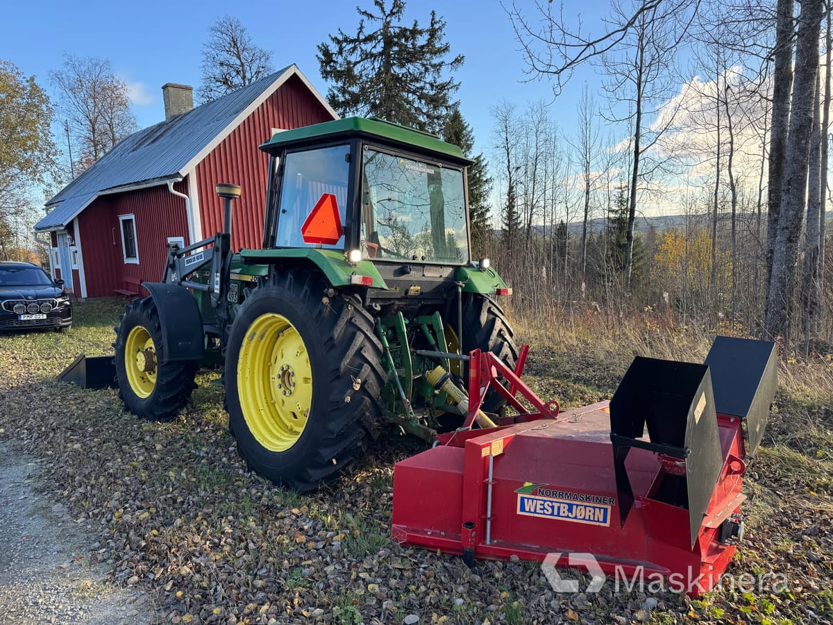Traktor John Deere 3040 Mfwd med tillbehör - Trator: foto 3 Traktor John Deere 3040 Mfwd med tillbehör - Trator: foto 3