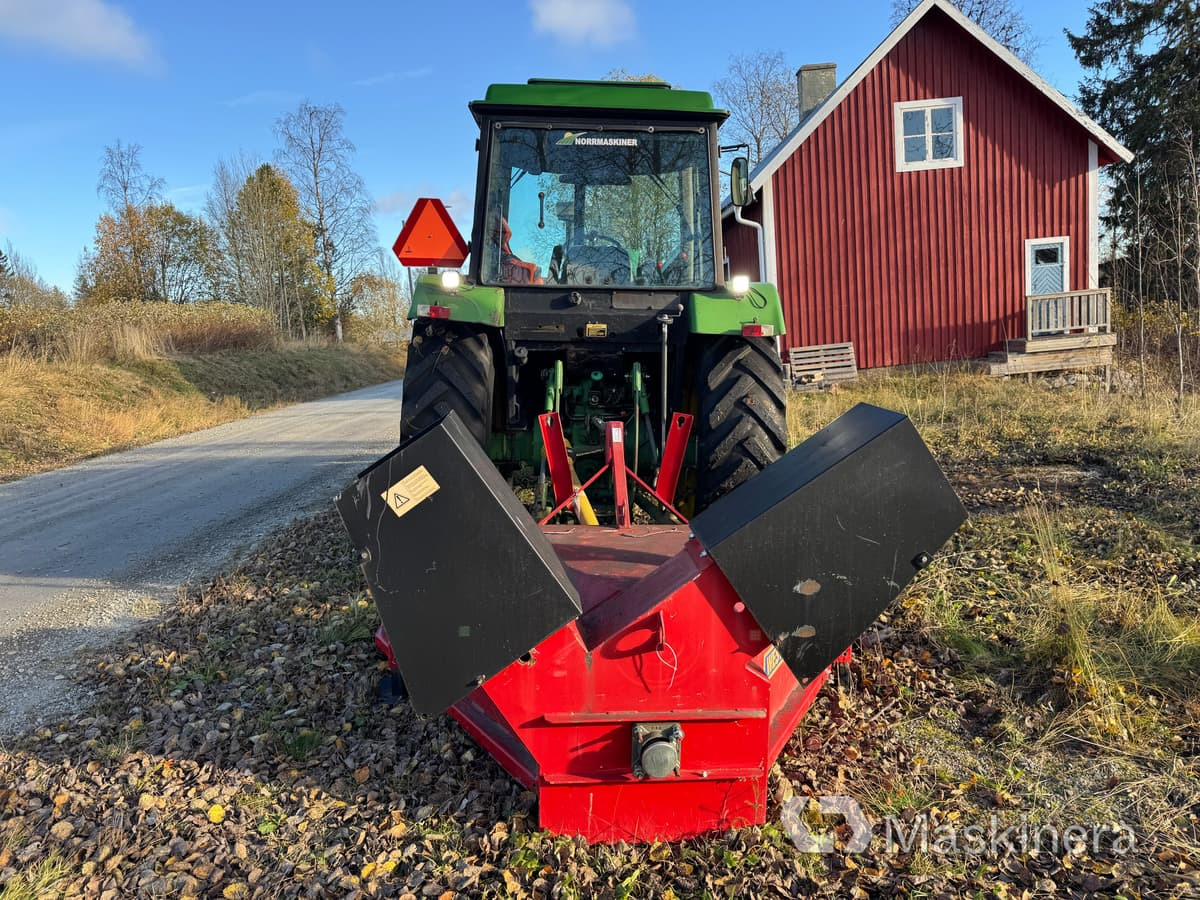 Traktor John Deere 3040 Mfwd med tillbehör - Trator: foto 4 Traktor John Deere 3040 Mfwd med tillbehör - Trator: foto 4