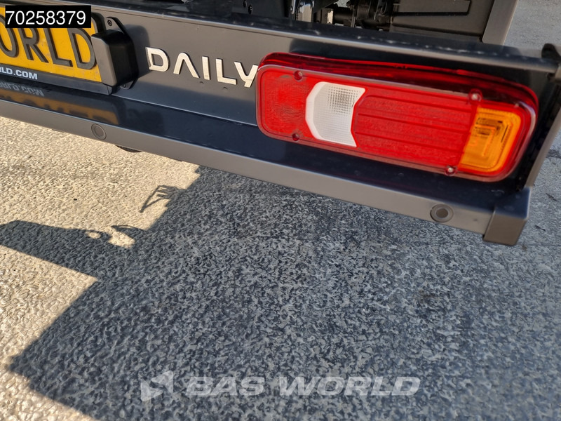 Iveco Daily 35C21 3.0L Black Edition Automaat 210PK 2025-Model Open laadbak Dubbellucht CarPlay ACC LED 3,5T Trekvermogen Euro6 Pritsche Pic - Carrinha de caixa aberta: foto 2 Iveco Daily 35C21 3.0L Black Edition Automaat 210PK 2025-Model Open laadbak Dubbellucht CarPlay ACC LED 3,5T Trekvermogen Euro6 Pritsche Pic - Carrinha de caixa aberta: foto 2