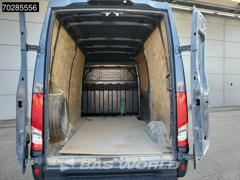 Iveco Daily 35S18 3.0L Automaat L2H2 3,5t Trekhaak LED Navi Airco Cruise Camera Euro6 L2 11m3 Airco Trekhaak Cruise control - Furgão: foto 3 Iveco Daily 35S18 3.0L Automaat L2H2 3,5t Trekhaak LED Navi Airco Cruise Camera Euro6 L2 11m3 Airco Trekhaak Cruise control - Furgão: foto 3
