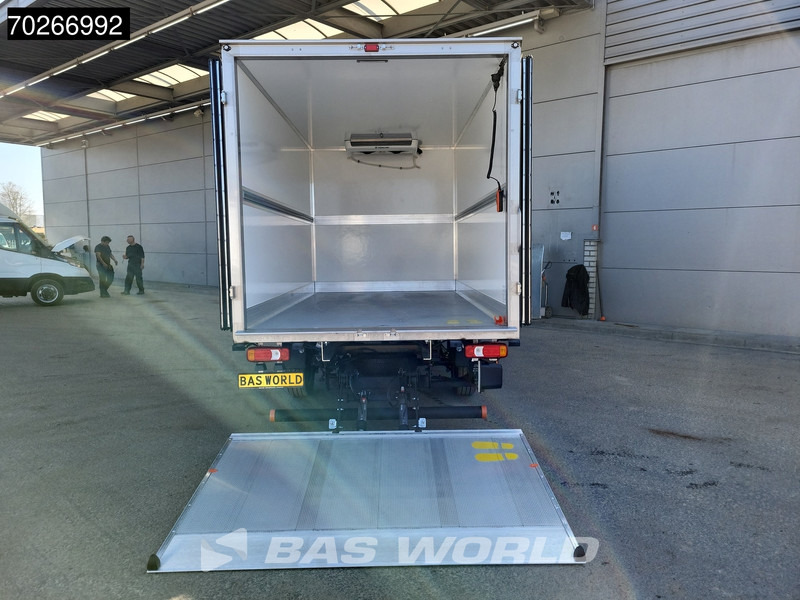 Iveco Daily 35S18 3.0L Laadklep Koelwagen Vriezer Thermoking V-200 MAX 220V stekker -18 LED Navi Airco ACC Koel Koeler Kühler Kühlwagen Kühl - Carrinha frigorífica: foto 3 Iveco Daily 35S18 3.0L Laadklep Koelwagen Vriezer Thermoking V-200 MAX 220V stekker -18 LED Navi Airco ACC Koel Koeler Kühler Kühlwagen Kühl - Carrinha frigorífica: foto 3