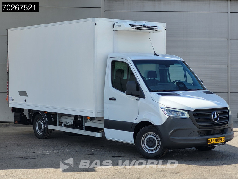 Mercedes-Benz Sprinter 317 CDI Koelwagen Vriezer Laadklep Thermo King V-200 MAX 230V Stekker LED Airco 10inch MBUX CarPlay Euro6 Koel Koeler Kühl Kühle - Carrinha frigorífica: foto 5 Mercedes-Benz Sprinter 317 CDI Koelwagen Vriezer Laadklep Thermo King V-200 MAX 230V Stekker LED Airco 10inch MBUX CarPlay Euro6 Koel Koeler Kühl Kühle - Carrinha frigorífica: foto 5