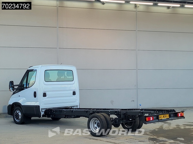 Iveco Daily 35C18 Automaat 410wb Dubbellucht 2025model Chassis Cabine ACC Navi Fahrgestell Airco - Veículo comercial: foto 2 Iveco Daily 35C18 Automaat 410wb Dubbellucht 2025model Chassis Cabine ACC Navi Fahrgestell Airco - Veículo comercial: foto 2