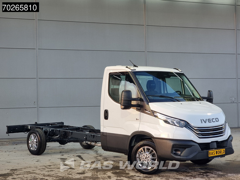 Iveco Daily 35S16 Automaat 410wb 2025model Chassis Cabine Camera Scherm Airco Cruise Fahrgestell Airco Cruise control - Veículo comercial: foto 2 Iveco Daily 35S16 Automaat 410wb 2025model Chassis Cabine Camera Scherm Airco Cruise Fahrgestell Airco Cruise control - Veículo comercial: foto 2