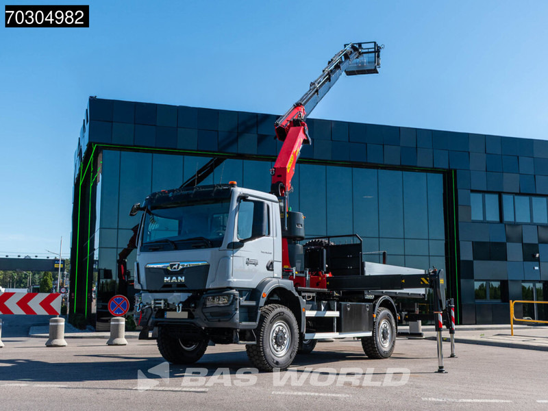 MAN TGM 18.320 4X4 NEW 4x4 Palfinger PK 27002-SH D Crane manbasket Steelsuspension - Camião de caixa aberta/ Plataforma, Camião grua: foto 3 MAN TGM 18.320 4X4 NEW 4x4 Palfinger PK 27002-SH D Crane manbasket Steelsuspension - Camião de caixa aberta/ Plataforma, Camião grua: foto 3
