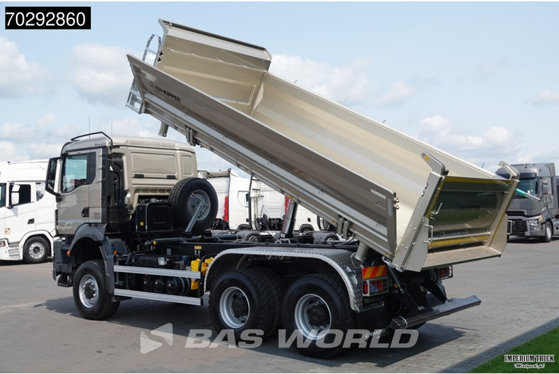 MAN TGS 33.480 TGS 6X6 6x6 3-Way Kipper Big-Axle Euro 6 - Camião basculante: foto 2 MAN TGS 33.480 TGS 6X6 6x6 3-Way Kipper Big-Axle Euro 6 - Camião basculante: foto 2