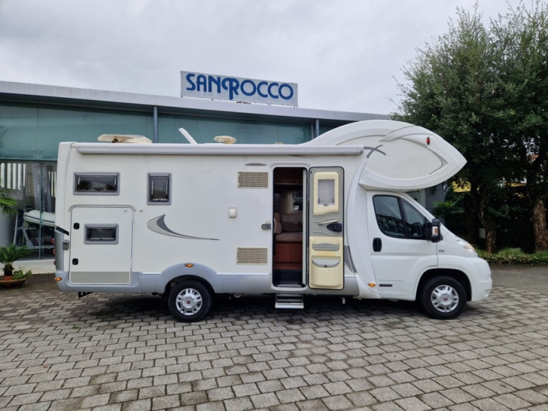 Laika X 710 - Autocaravana capucine: foto 2 Laika X 710 - Autocaravana capucine: foto 2