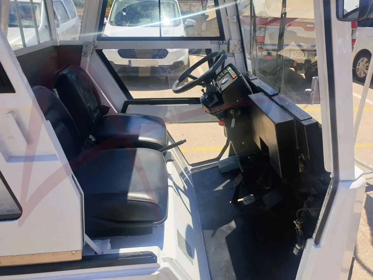 CHARLATTE T135 AC - Trator de bagagem: foto 4 CHARLATTE T135 AC - Trator de bagagem: foto 4