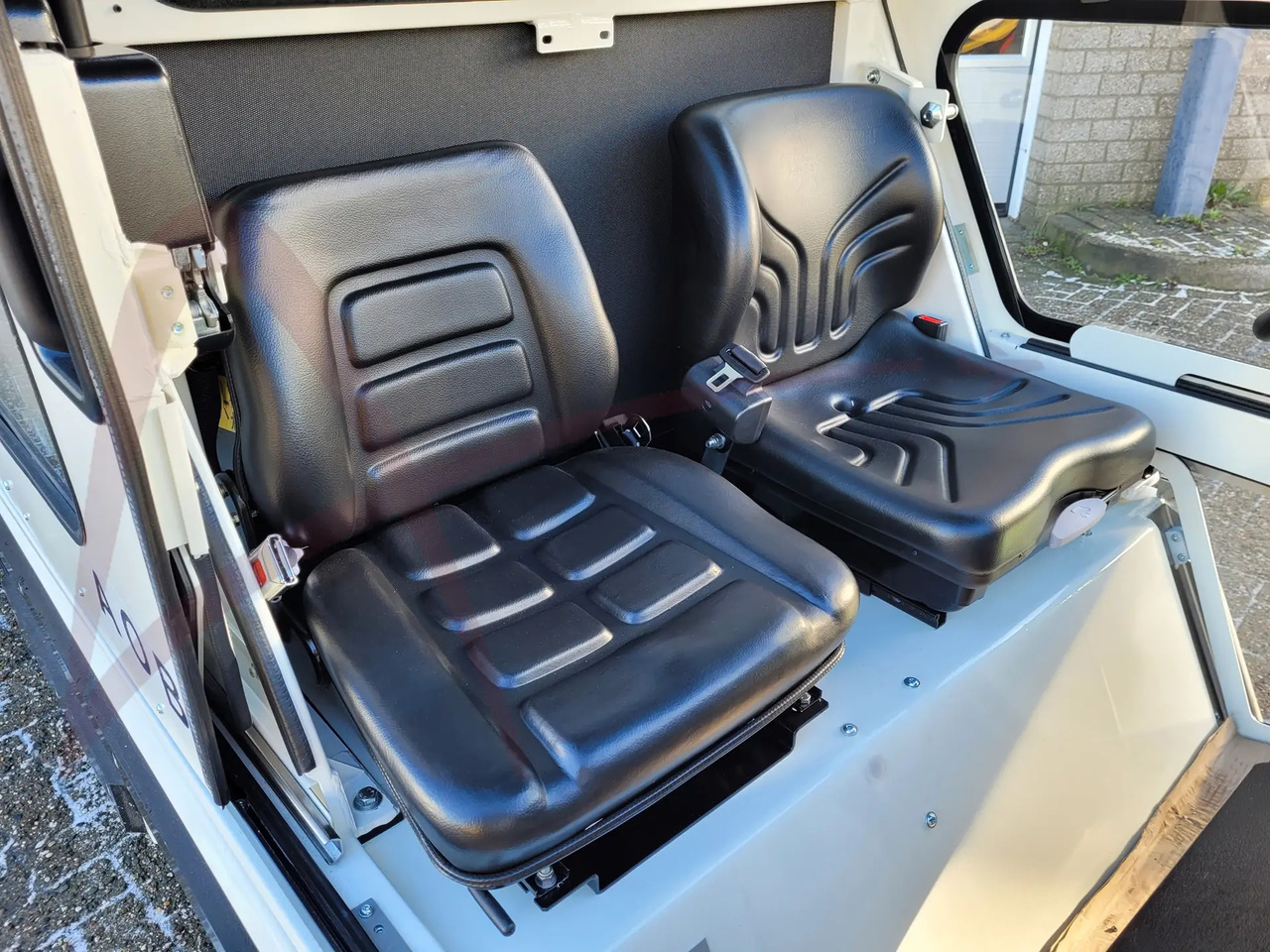 CHARLATTE T135 EVO - Trator de bagagem: foto 2 CHARLATTE T135 EVO - Trator de bagagem: foto 2