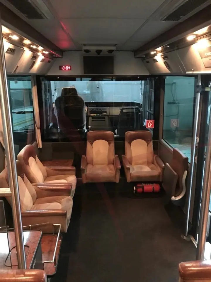 CONTRAC COBUS 2400 - Autocarro de aeroporto: foto 4 CONTRAC COBUS 2400 - Autocarro de aeroporto: foto 4