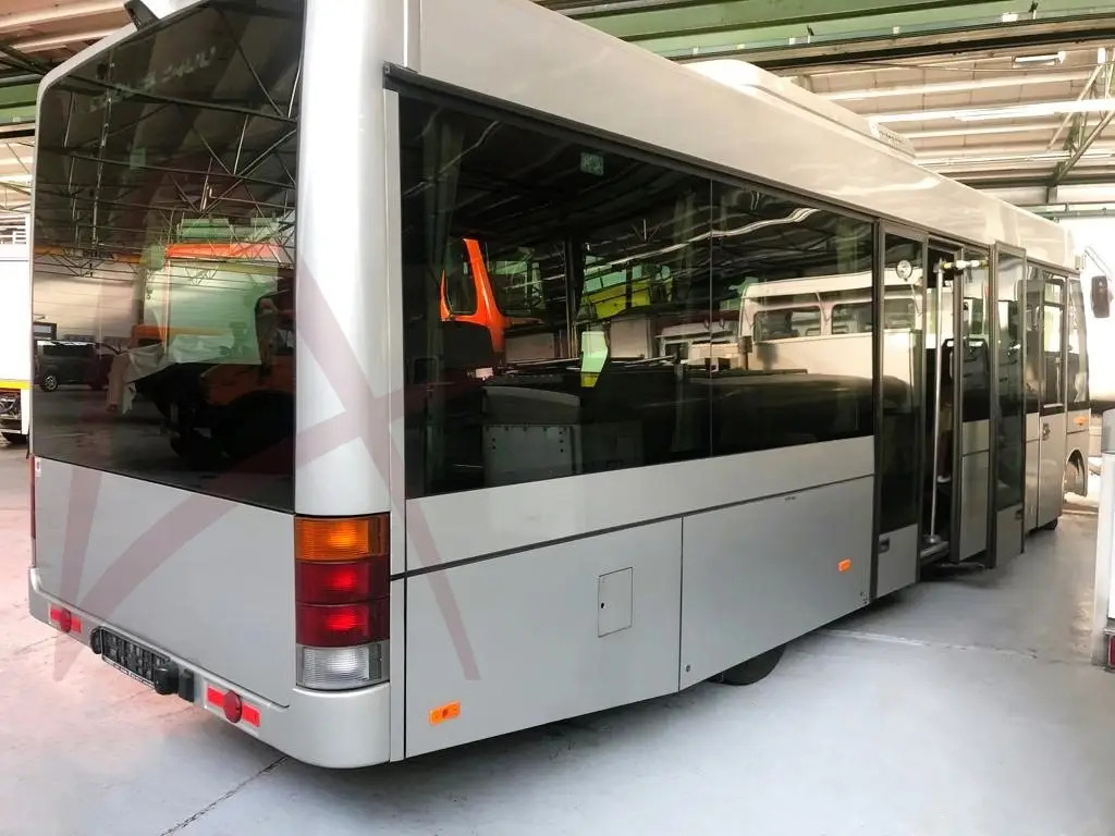 CONTRAC COBUS 2400 - Autocarro de aeroporto: foto 2 CONTRAC COBUS 2400 - Autocarro de aeroporto: foto 2