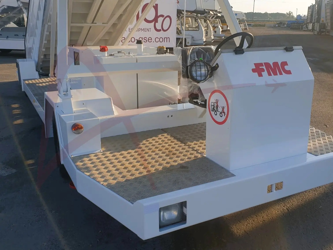 FMC UDS2 - Escada de passageiros: foto 3 FMC UDS2 - Escada de passageiros: foto 3