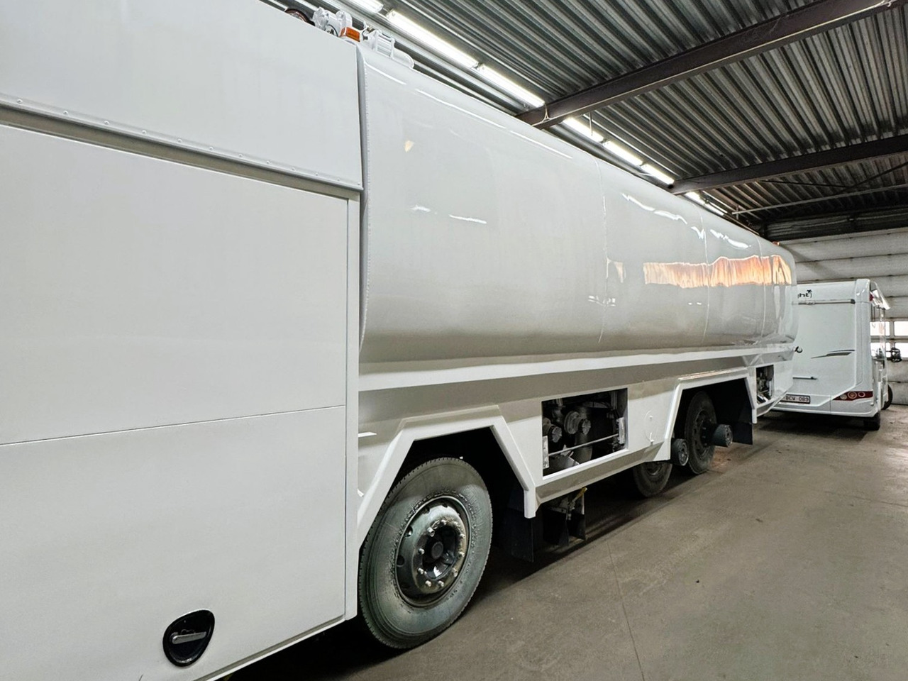- Reboque cisterna: foto 2 - Reboque cisterna: foto 2