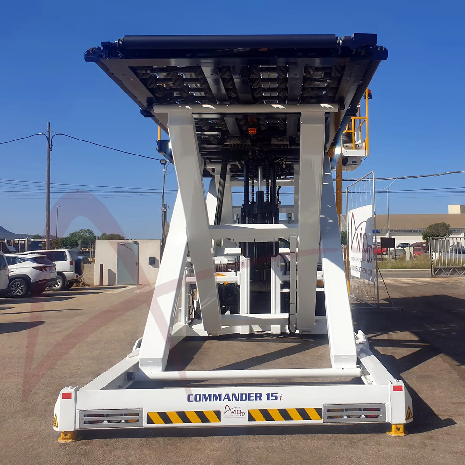 JBT AEROTECH COMMANDER 15iS - Elevador/ Carregador de contentores e paletes: foto 4 JBT AEROTECH COMMANDER 15iS - Elevador/ Carregador de contentores e paletes: foto 4