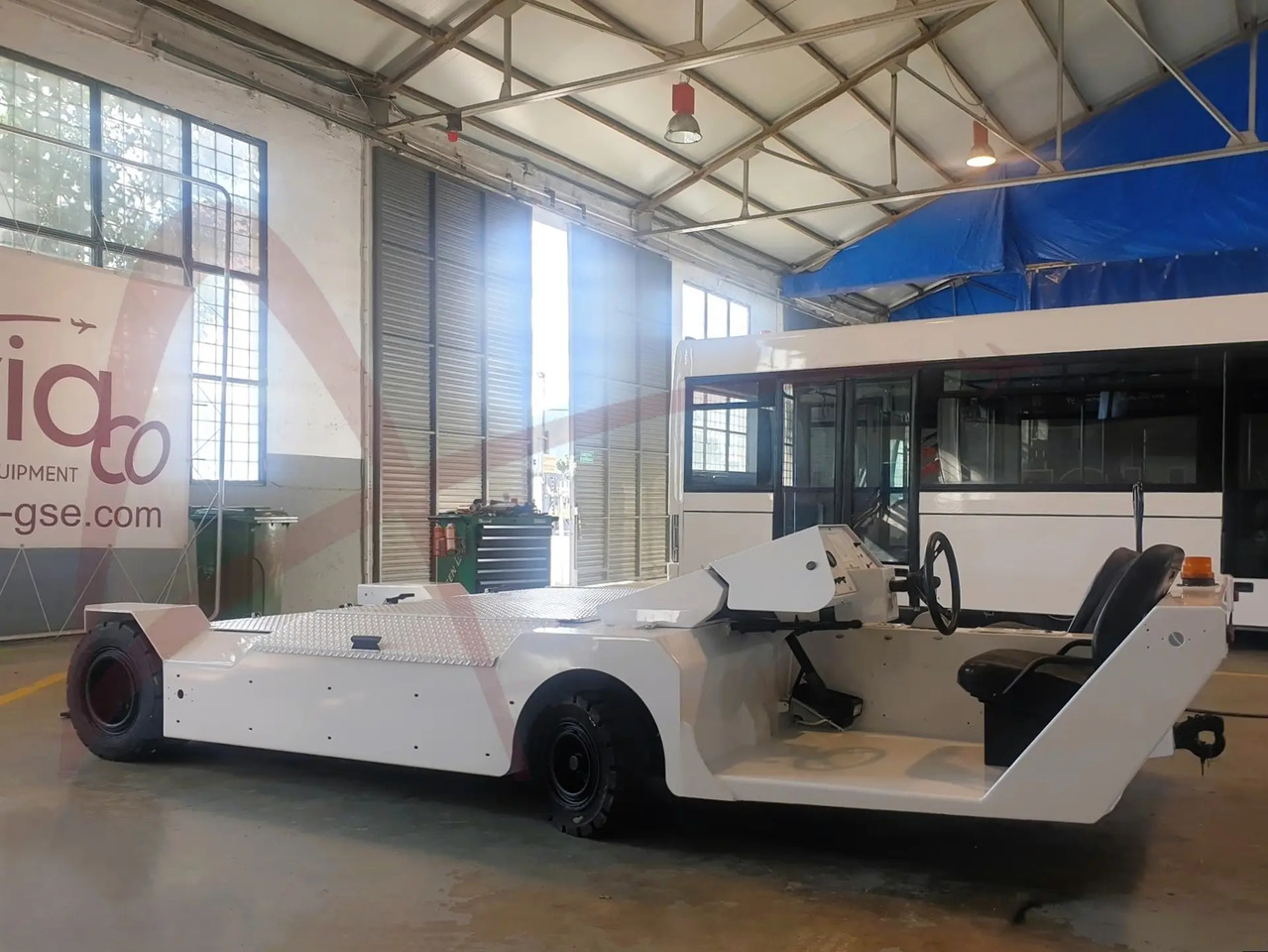 LEKTRO AP8950SD - Trator de push-back: foto 1 LEKTRO AP8950SD - Trator de push-back: foto 1