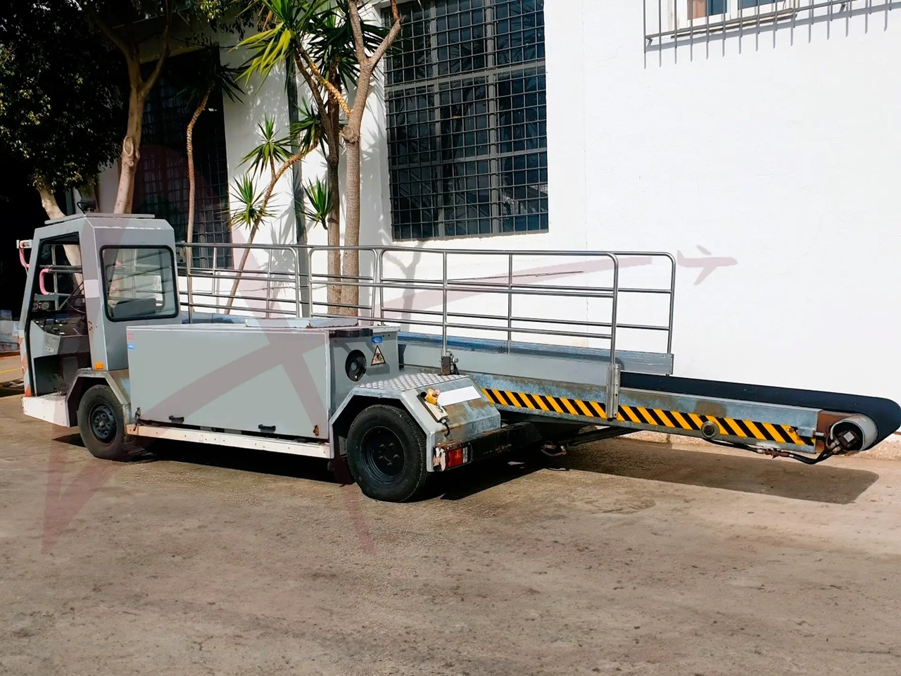 ROFAN FP-9 - Veículo com correia transportadora: foto 2 ROFAN FP-9 - Veículo com correia transportadora: foto 2