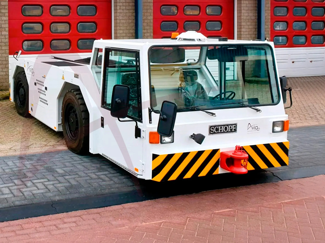 SCHOPF F110 - Trator de push-back: foto 1 SCHOPF F110 - Trator de push-back: foto 1