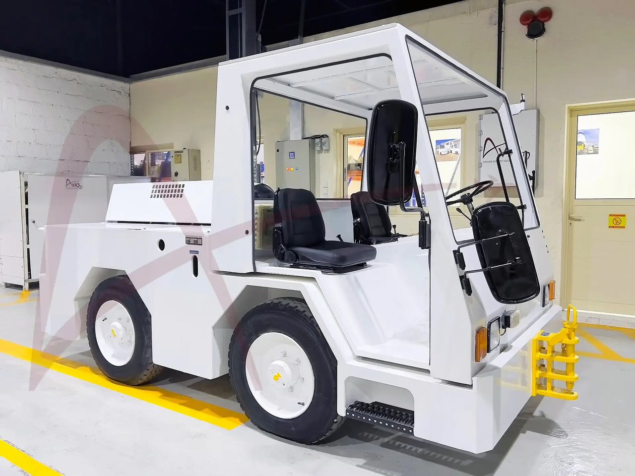 SCHOPF F59 - Trator de push-back: foto 1 SCHOPF F59 - Trator de push-back: foto 1