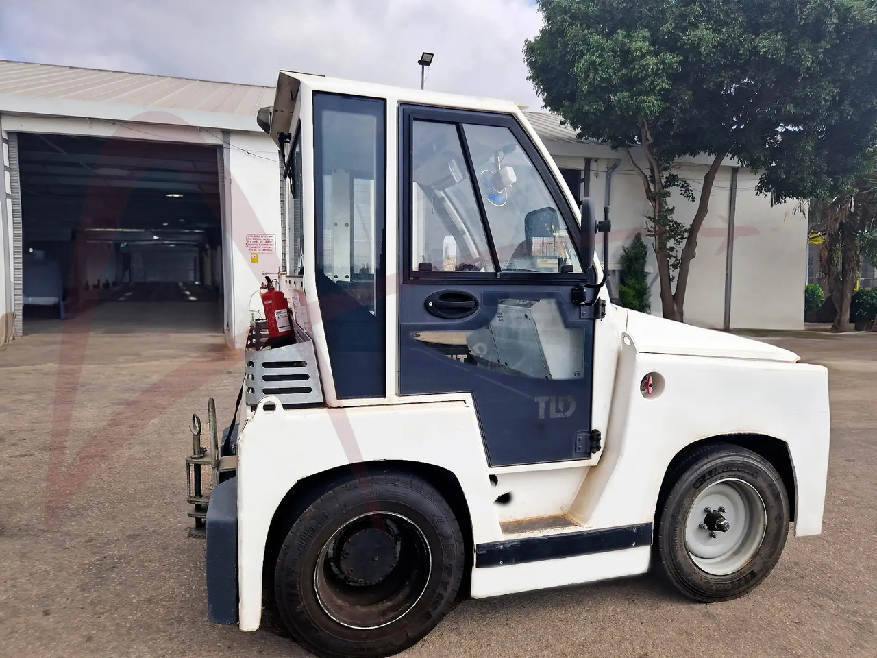 TLD JCT-60 - Trator de bagagem: foto 1 TLD JCT-60 - Trator de bagagem: foto 1