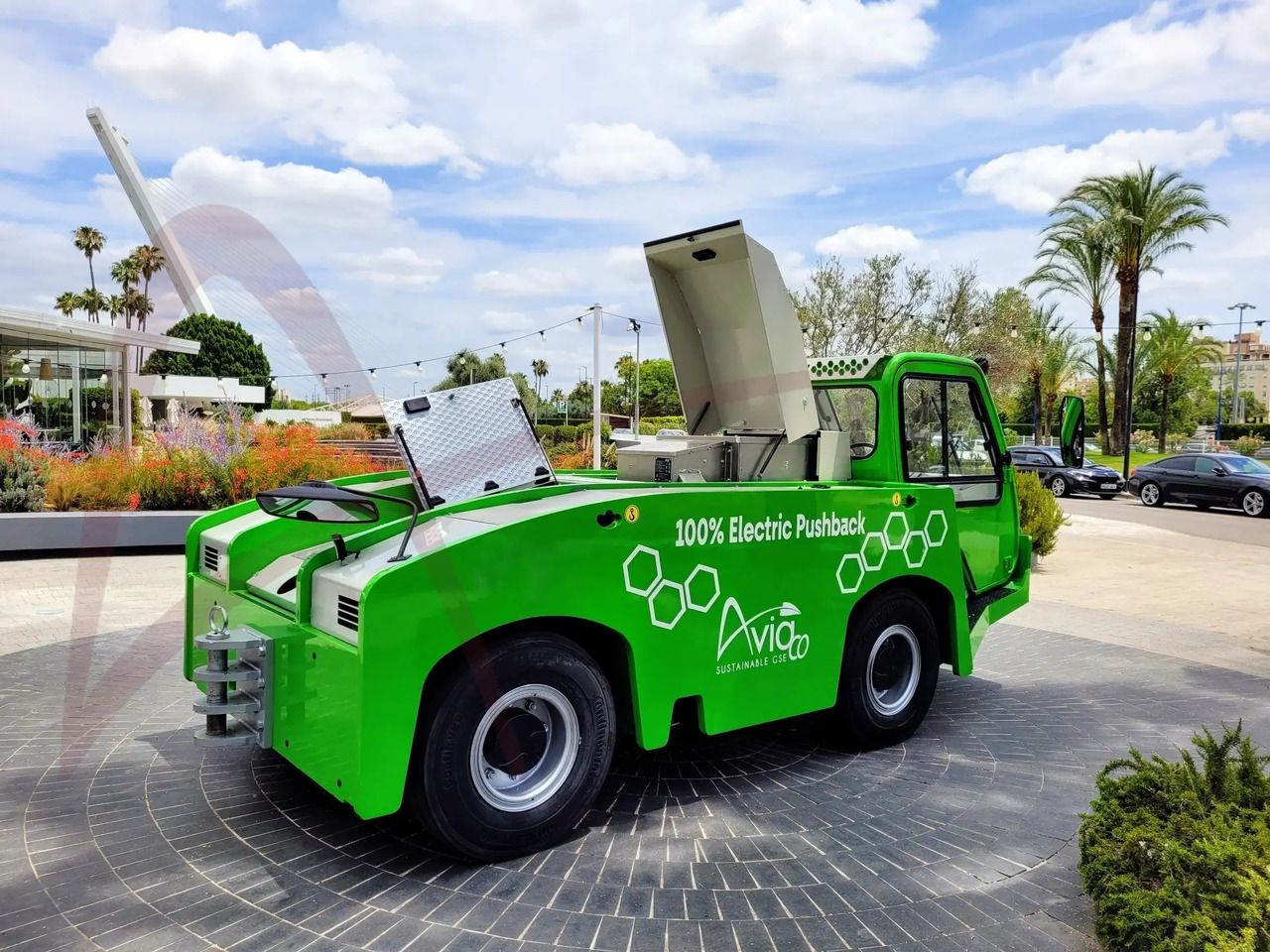 TLD TMX-150/12 Electric - Trator de push-back: foto 2 TLD TMX-150/12 Electric - Trator de push-back: foto 2