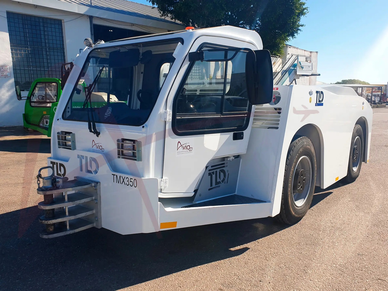 TLD TMX 350-28 - Trator de push-back: foto 1 TLD TMX 350-28 - Trator de push-back: foto 1