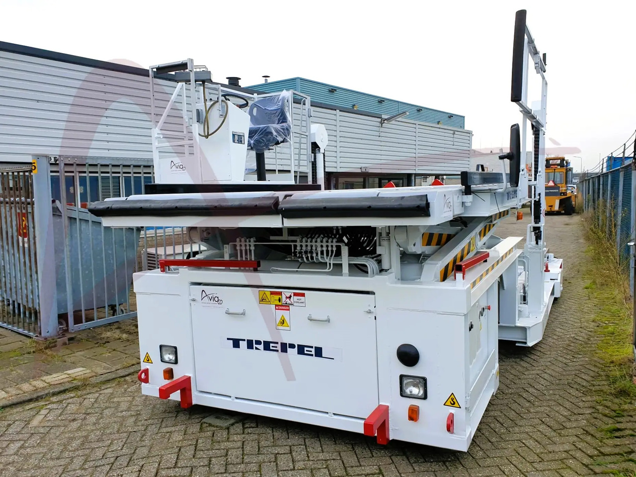 TREPEL CHAMP 70S - Elevador/ Carregador de contentores e paletes: foto 2 TREPEL CHAMP 70S - Elevador/ Carregador de contentores e paletes: foto 2