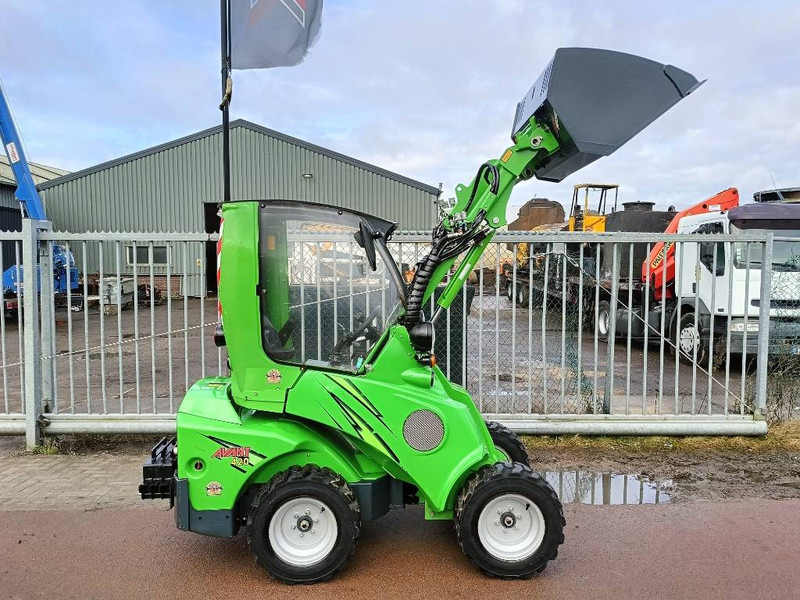 Avant M420 MSDNT mini shovel loader lader 980 kg CE - Mini pá carregadora de rastos: foto 1 Avant M420 MSDNT mini shovel loader lader 980 kg CE - Mini pá carregadora de rastos: foto 1