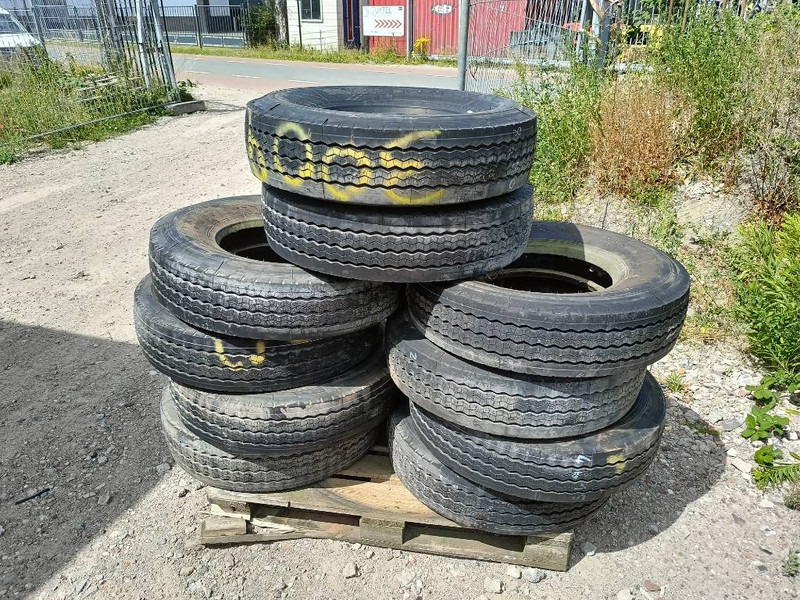 Banden landbouwbanden michelin dunlop 9.5R17.5 + 2 - Jantes e pneus para Máquina de construção: foto 2 Banden landbouwbanden michelin dunlop 9.5R17.5 + 2 - Jantes e pneus para Máquina de construção: foto 2