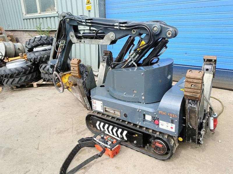 Escavadora de rastos Brokk euroimplementos RDC1510 180 husqvarna robot remote: foto 11