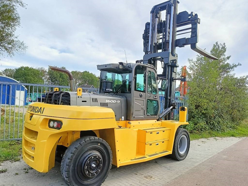 Hyundai 160 D-9 heftruck forklift stapler 16 ton CE - Empilhador a diesel: foto 2 Hyundai 160 D-9 heftruck forklift stapler 16 ton CE - Empilhador a diesel: foto 2
