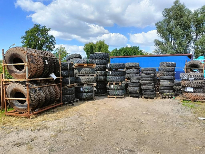 Michelin 12.00R20 , 14.00R20, 335/80R20 , 395/85R2 365/80R2 - Jantes e pneus para Máquina de construção: foto 1 Michelin 12.00R20 , 14.00R20, 335/80R20 , 395/85R2 365/80R2 - Jantes e pneus para Máquina de construção: foto 1