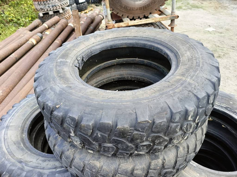 Michelin 6,50 R16 C 7,00R16 C 22/100R16 255/100R16 banden l - Jantes e pneus para Máquina de construção: foto 5 Michelin 6,50 R16 C 7,00R16 C 22/100R16 255/100R16 banden l - Jantes e pneus para Máquina de construção: foto 5