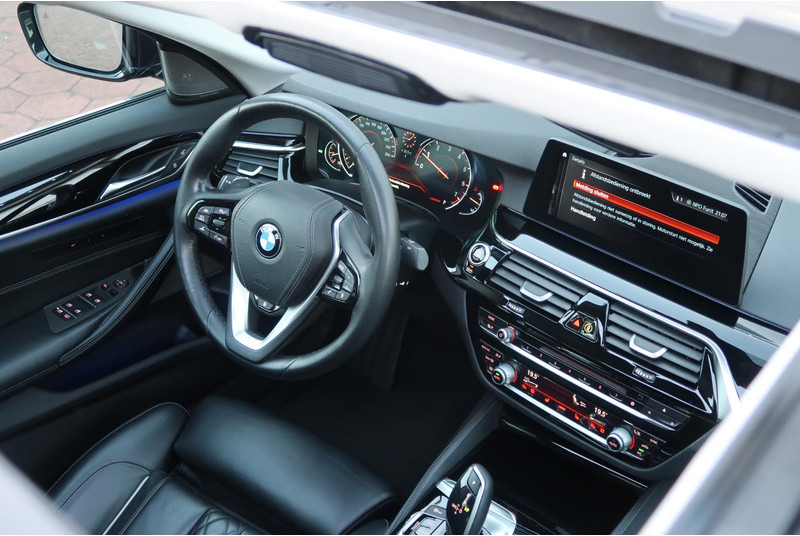 BMW 5 Serie 520i High Executive SCHUIFDAK/ NAPPA-LEDER/ ACC/ HEAD-UP/ H&K / ETC. - Sedan: foto 5 BMW 5 Serie 520i High Executive SCHUIFDAK/ NAPPA-LEDER/ ACC/ HEAD-UP/ H&K / ETC. - Sedan: foto 5