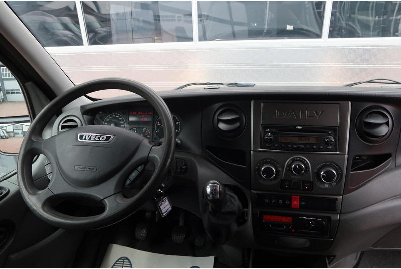 Iveco Daily 35S17V L2H3 1E EIG/ 3.5T/ AIRCO/ CRUISE/ TREKHAAK - Furgão: foto 5 Iveco Daily 35S17V L2H3 1E EIG/ 3.5T/ AIRCO/ CRUISE/ TREKHAAK - Furgão: foto 5