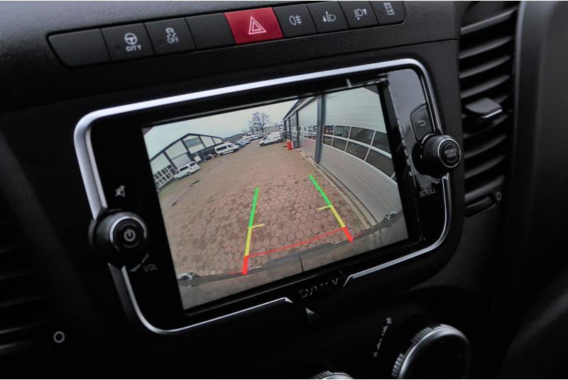 Iveco Daily 35S18HV 3.0 L2H2 BPM VRIJ/ AUT/ 2X SCHUIFDEUR/ CAMERA/ CRUISE/ CLIMA/ NAVI/ LED - Furgão: foto 4 Iveco Daily 35S18HV 3.0 L2H2 BPM VRIJ/ AUT/ 2X SCHUIFDEUR/ CAMERA/ CRUISE/ CLIMA/ NAVI/ LED - Furgão: foto 4